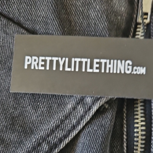 PrettyLittleThing Charcoal Cargo Shorts - Picture 5 of 6